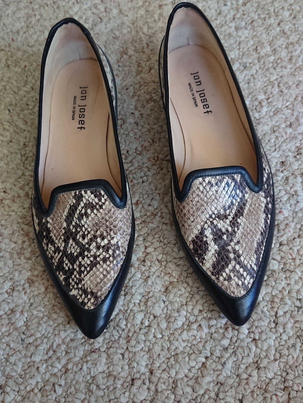 Jon Josef Gatsby Loafers Snake-Print Pointed Toe in Beige and Black size 7.5
